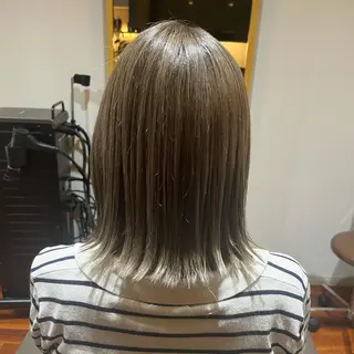 ミディアム カラー 谷野 春香のヘアスタイル