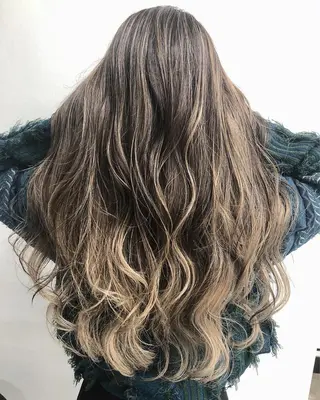 ロング カラー ヘアアレンジ 【公式】amble luxe池袋東口🩷のヘアスタイル