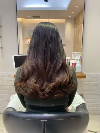 ロング パーマ apishAOYAMA所属・土門 茜のヘアスタイル