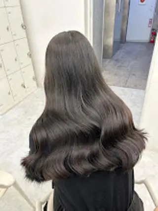 カラー 🪞THEATER 表参道店🩰のヘアスタイル