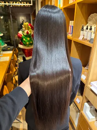 セミロング afloatkobe所属・美髪/髪質改善 川口凌弥のヘアスタイル