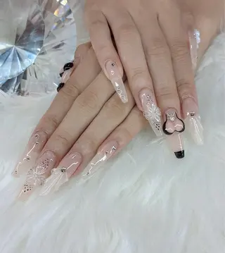 ネイル LoaChaton kaeのネイルデザイン