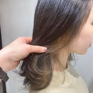 ミディアム カジュアルを女っぽく 𝗮𝘆𝗮𝗰𝗼のヘアスタイル