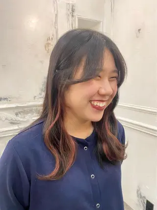 ミディアム comeghead 琴音のヘアスタイル