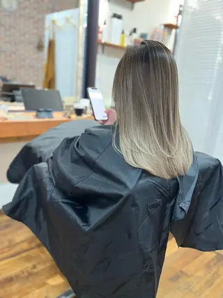 セミロング カラー さいとう つかさのヘアスタイル