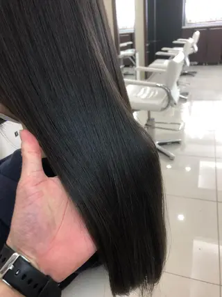 ロング 小林 伊織のヘアスタイル