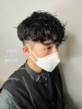 ミディアム カラー パーマ ヘアアレンジ メンズ 二ヶ月綺麗が続く デザイン/星野六三四のヘアスタイル