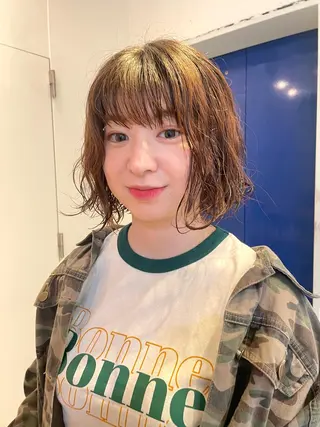 ミディアム カラー パーマ レイヤー／似合わせ TAKUYAのヘアスタイル