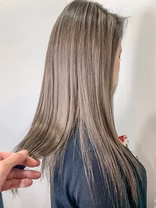 ロング カラー 🔆学生に人気🔆 AEQUITASのヘアスタイル