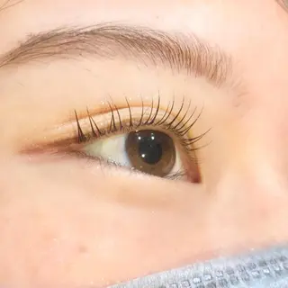 マツエク・マツパ 藤田 彩音のヘアスタイル