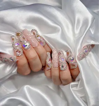 ネイル ちゅるんネイル🪄 耳ツボジュエリー🔗のネイルデザイン