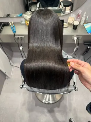 セミロング SALOWIN心斎橋Suite店所属・洗っても取れない 髪質改善|OJIROのヘアスタイル