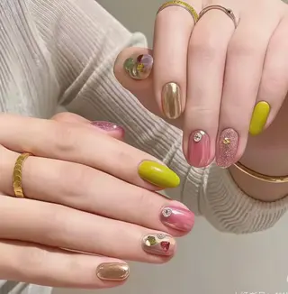 ネイル 高木 維麗絲のネイルデザイン