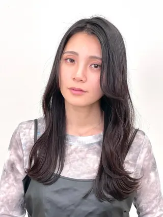 ロング 森 亜紗美のヘアスタイル