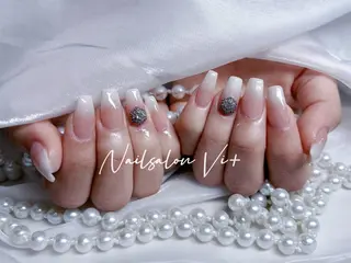 ネイル Nailsalon Vi+ももか🩷のネイルデザイン