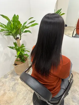 セミロング カラー BUBBLES所属・バブルス サラの眉毛・アイブロウイメージ