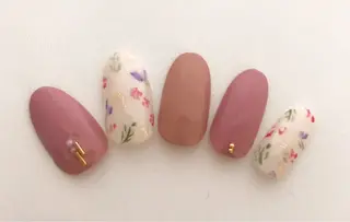 ネイル EMILIA Ryokoのネイルデザイン