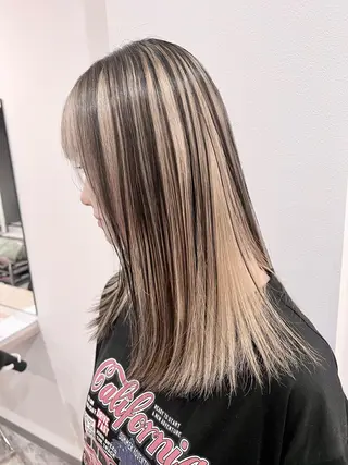 セミロング ブリーチ毛に縮毛矯正 ✨カラー✨山田 正幸のヘアスタイル