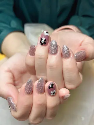 ネイル ゆき 🌻ひまわりサロンのネイルデザイン