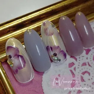 ネイル ラヴィアン ローズのネイルデザイン