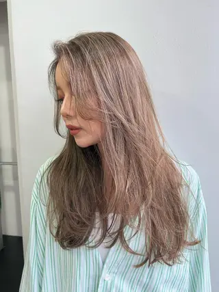 ロング カラー 🕊️レイヤーカット 透明感カラー GOのヘアスタイル