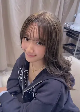 ロング 🎀藤沢 ﾊｲﾄｰﾝ ららのヘアスタイル