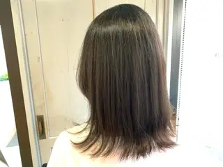 セミロング カラー ツキダテ ユイのヘアスタイル
