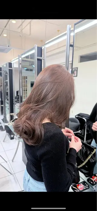 ロング カラー 濱崎 あかりのヘアスタイル