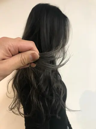 ミディアム カラー 360°キレイな ショートカットのヘアスタイル