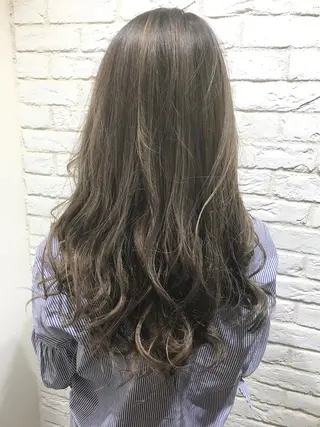 ロング カラー UMEDA FIGAROのヘアスタイル