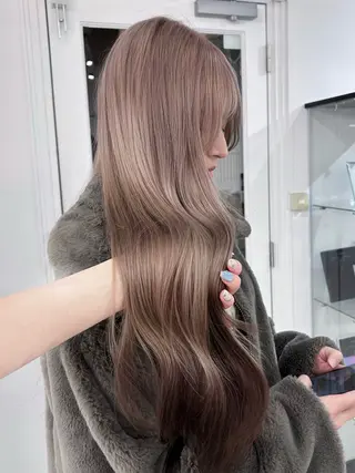 ロング カラー PELE所属・盛れる💖ミルクティ ー💍🎀yuiのヘアスタイル