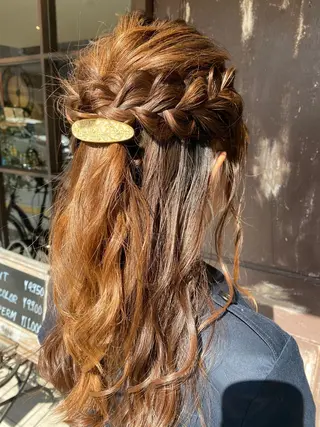 セミロング ヘアアレンジ 川越 輝梨奈のヘアスタイル