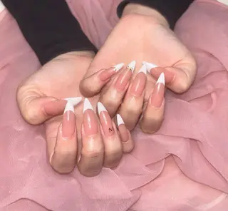 ネイル 𝐁𝐞𝐥𝐥 𝐦𝐞のネイルデザイン