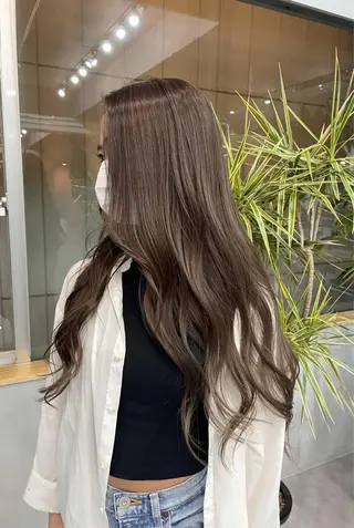 セミロング カラー 西村あきや トレンド韓国ヘアのヘアスタイル