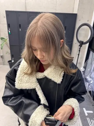 カラー 和木坂 日美のヘアスタイル