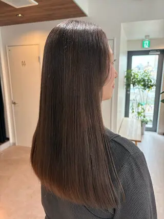 カラー aina / n.w.hのヘアスタイル