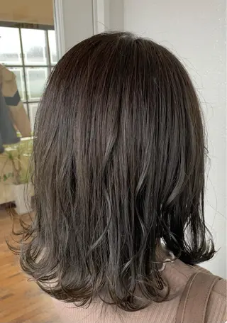 ミディアム カラー 三野 沙也のヘアスタイル