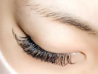 マツエク・マツパ YELLIO所属・YELLIO (エーリオ)のマツエク・マツパデザイン