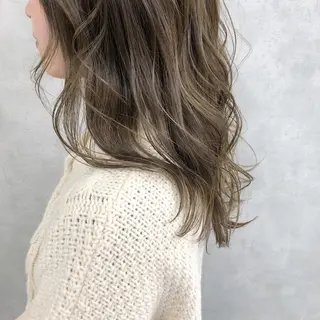 ミディアム カラー universe tokyoのヘアスタイル