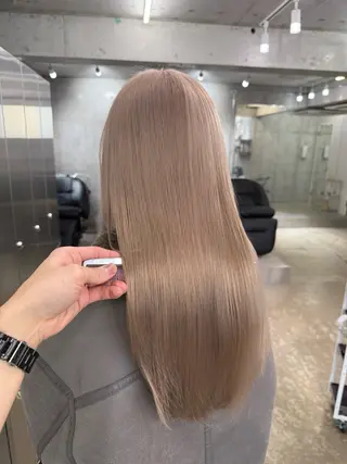 ロング カラー 高橋大樹/グレージュ 透明感/髪質改善のヘアスタイル
