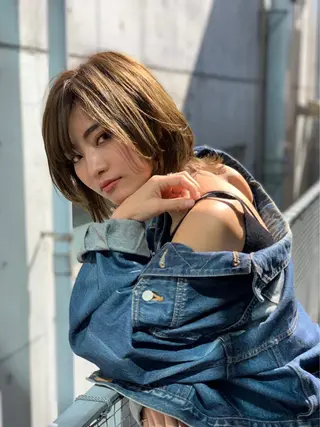 ミディアム カラー 🉐レイヤー/塩見 弘樹🉐渋谷のヘアスタイル