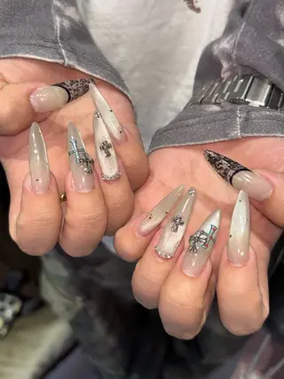 ネイル 🪐富島彩夏 /海外nail🪐のネイルデザイン