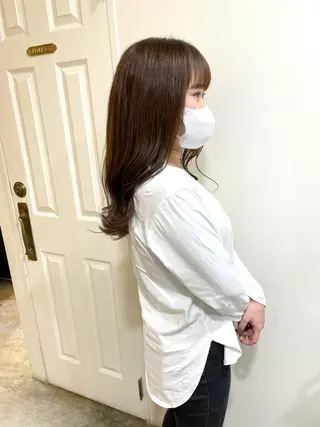 セミロング カラー MIOベージュカラー 柔らかいカラーのヘアスタイル