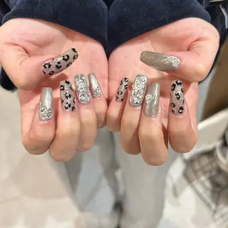 ネイル パラジェルサロン 大人女性が通うサロンのネイルデザイン