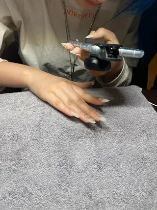 ネイル I-nailロング /ワンホン/キラキラのネイルデザイン