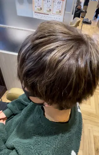 カラー 岡村 真子のヘアスタイル