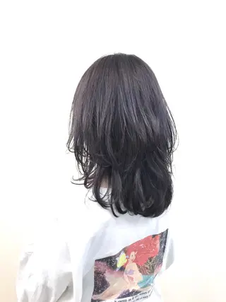 カラー ミルクティーカラー イイサカシュンスケのヘアスタイル