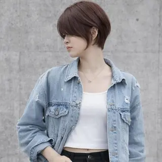 ショート カラー 一ノ瀬 暁のヘアスタイル