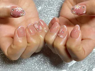 ネイル VIERU 🌈🎀💖のネイルデザイン