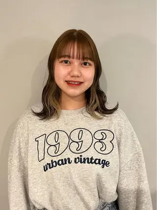 カラー ミルクティーベージュ ブリーチ🖤サヤカのヘアスタイル